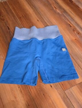 Cream Yoga Blue Stretch Waistband Shorts
